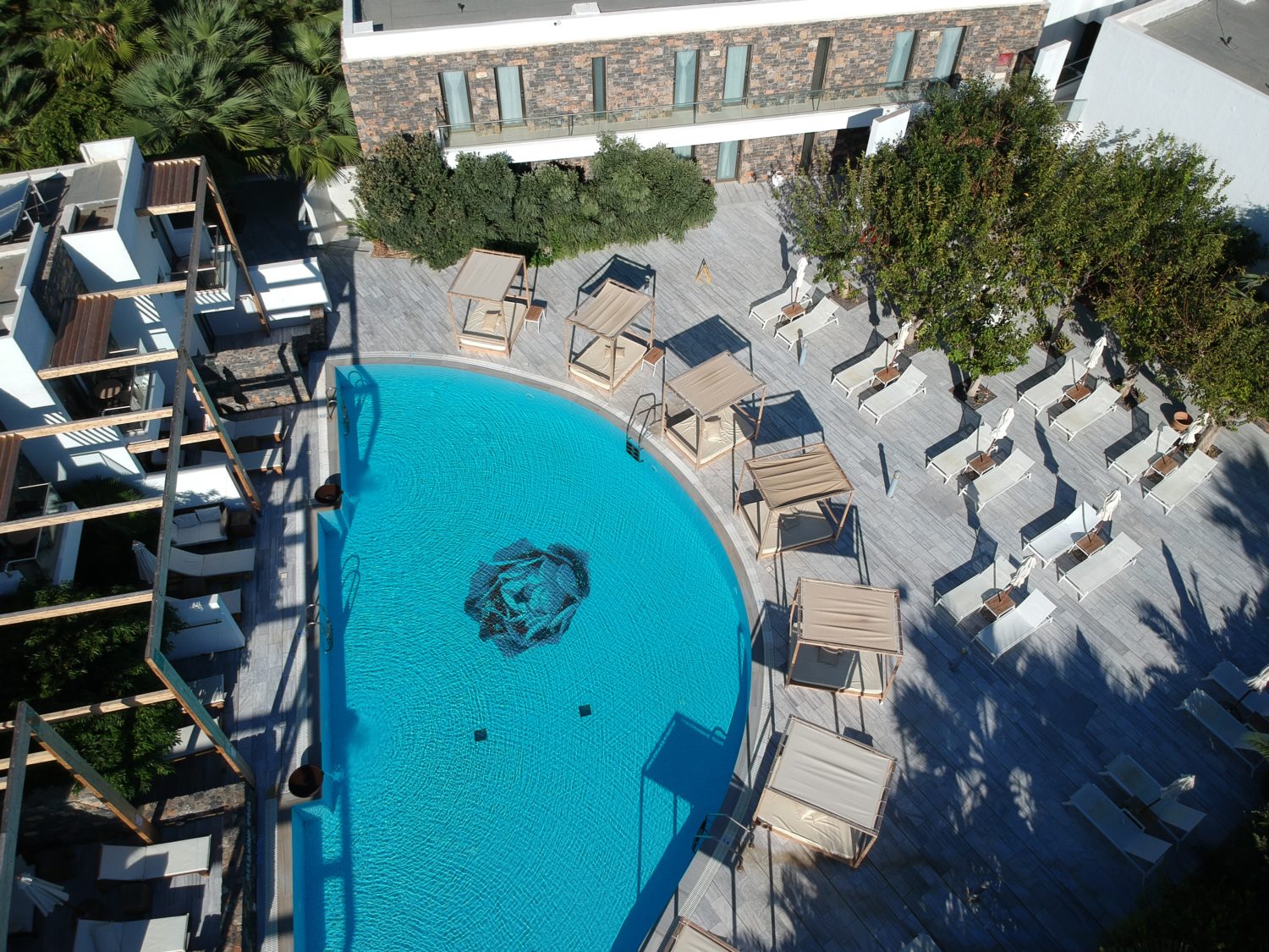 relaxing pool crete