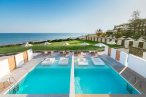 ΔΩΜΑΤΙΟ POOL COOL ΜΕ ΜΟΙΡΑΖΟΜΕΝΗ ΠΙΣΙΝΑ
